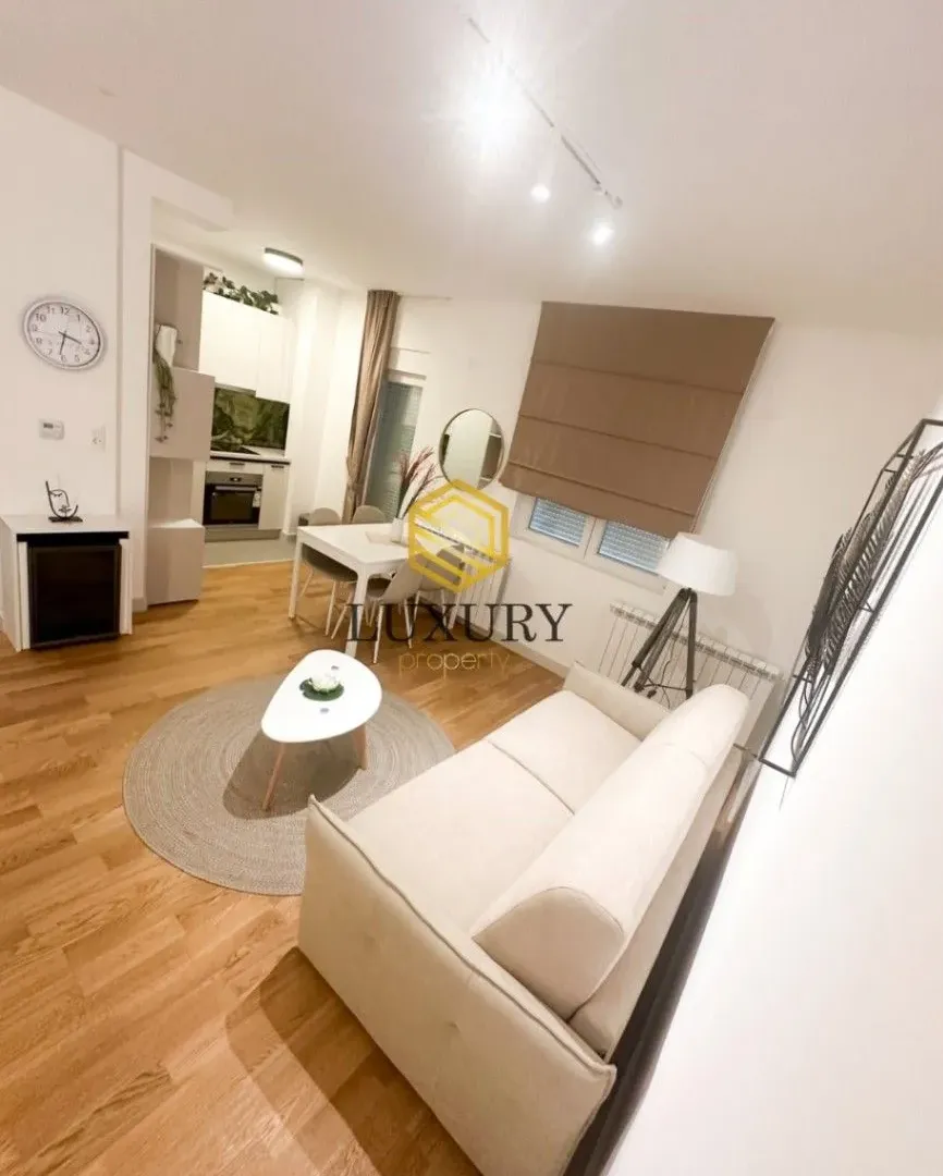 Prodaja, jednosoban stan, 54m², Centar, Kolašin