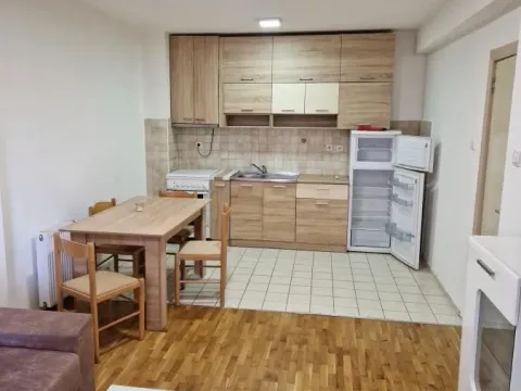 Izdavanje, dvosoban stan, 50m², Bulevar Oslobodjenja, Novi Sad Sve Podlokacije - image 2