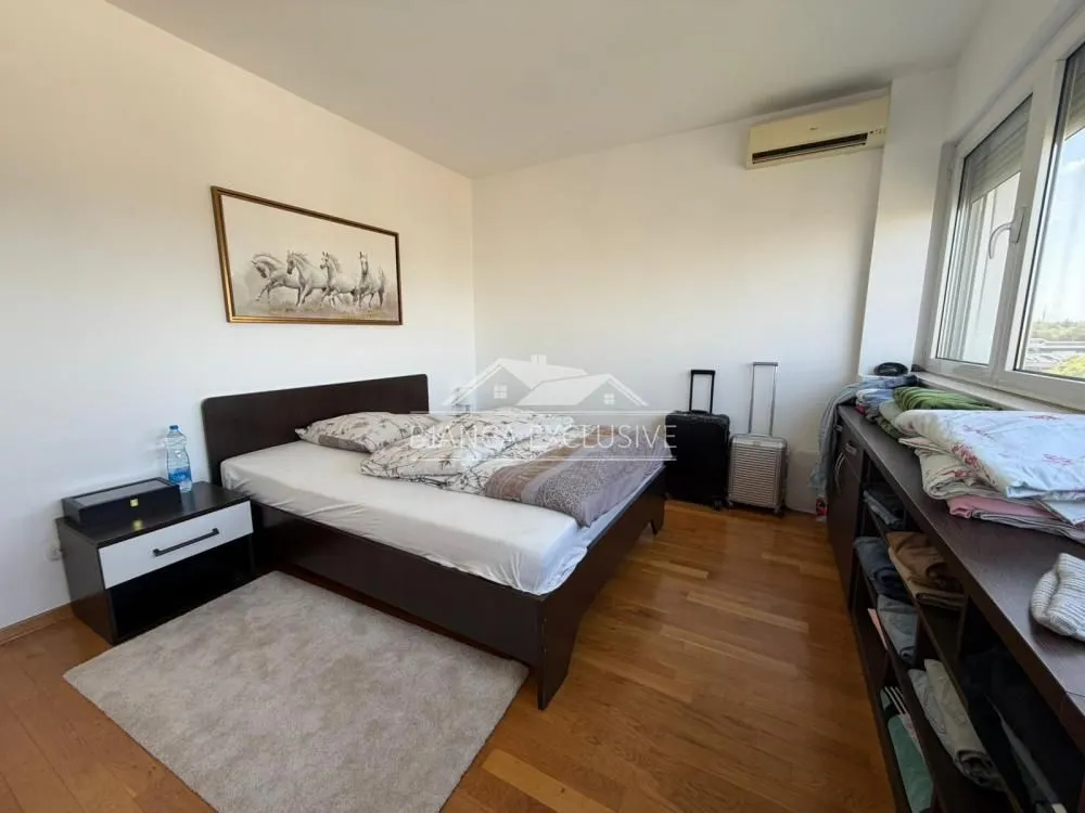 Prodaja, dvosoban stan, 64m², Savski Venac, Beograd