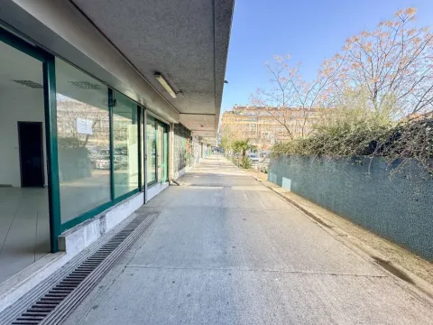 Rent, office space, 100m², Stari Aerodrom, Podgorica - image 2