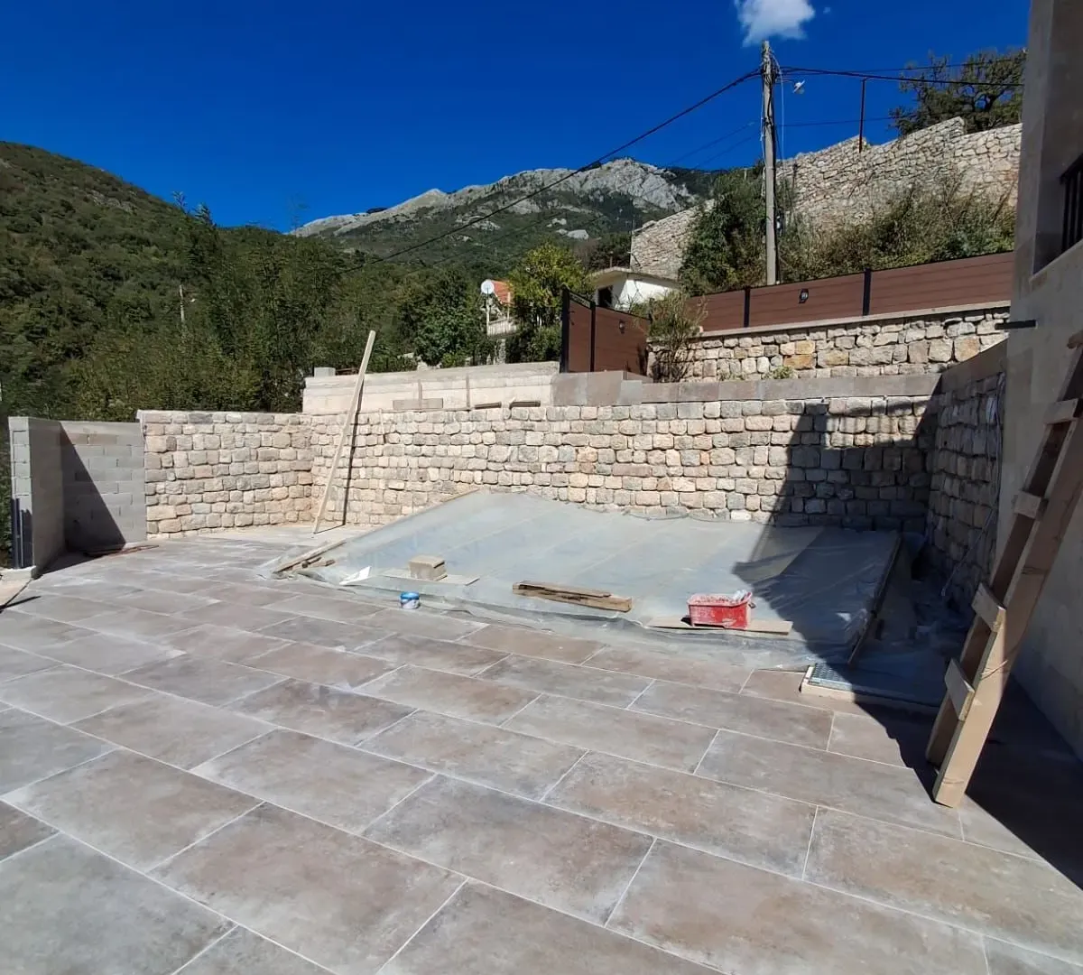 Prodaja, kuća, 750m², Markovići, Budva