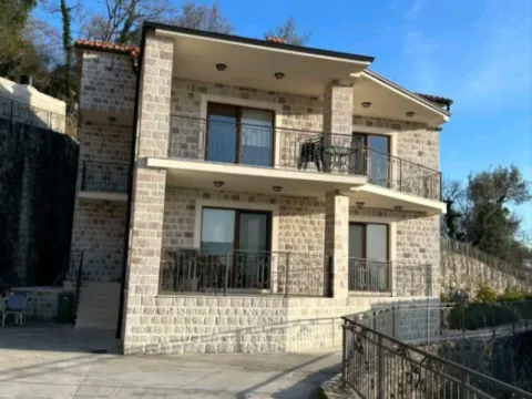 Izdavanje,  kuća, 150m2, Radanovići, Kotor