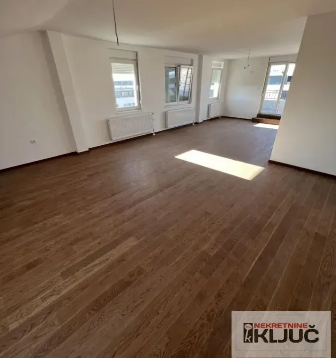 Prodaja, stan, 207m², Telep, Novi Sad Sve Podlokacije