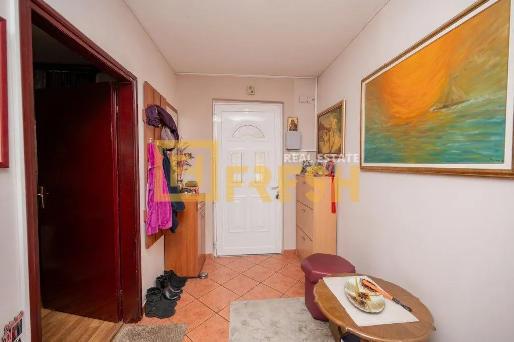 Prodaja, kuća, 140m², Pobrežje, Podgorica
