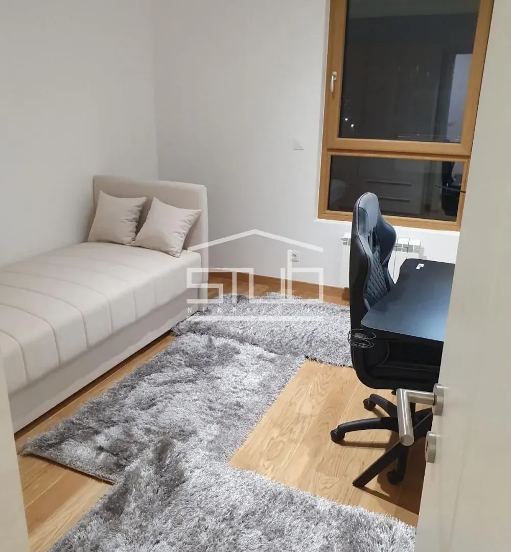 Izdavanje, trosoban stan, 105m², Novi Beograd Blok 65, Novi Beograd Sve Podlokacije