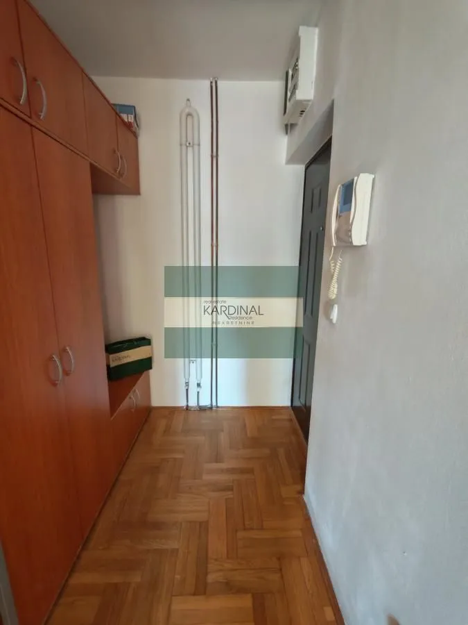 Izdavanje, jednosoban stan, 36m², Centar, Kragujevac