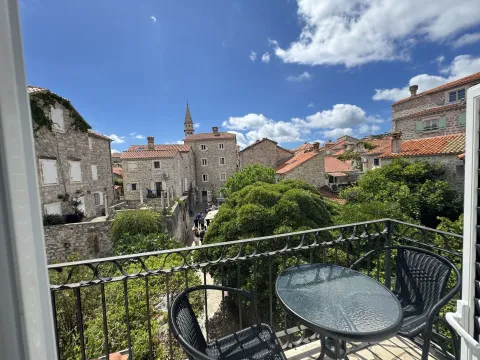 Izdavanje, jednosoban stan, 40m², Stari Grad, Budva - image 3