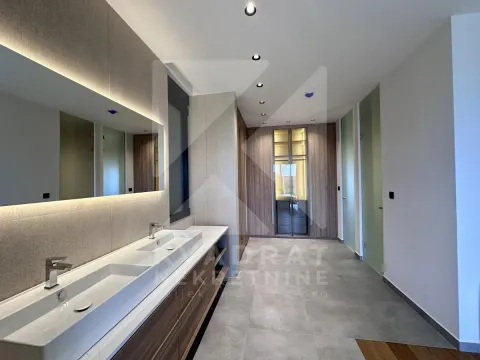 Rent, house, 230m², Gornja Gorica, Podgorica - image 36