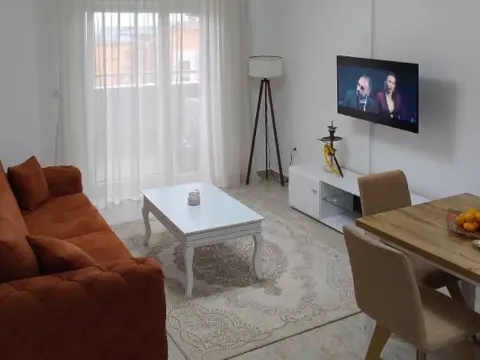 Izdavanje, jednosoban stan, 41m², Centar, Bar - image 2