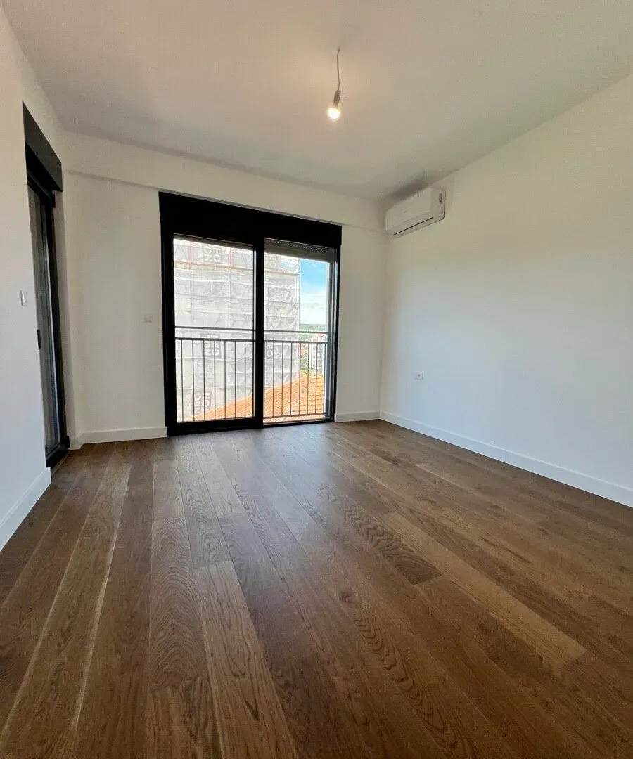 Prodaja, trosoban stan, 115m², Preko Morače, Podgorica