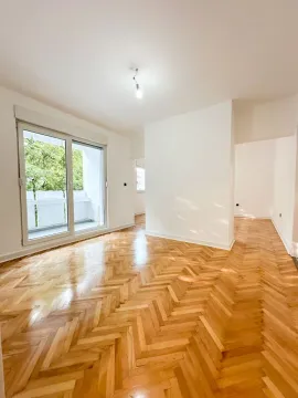 Prodaja, dvosoban stan, 72m², Pobrežje, Podgorica - image 1