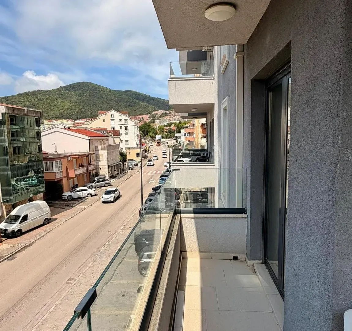 Sale, two bedroom apartment, 60m², Podkošljun, Budva