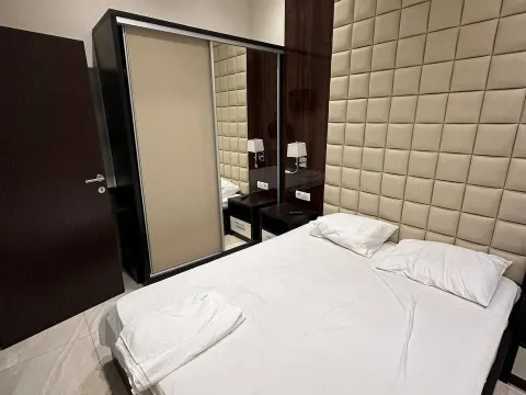 Sale, one bedroom apartment, 80m², Bečići, Budva - image 2