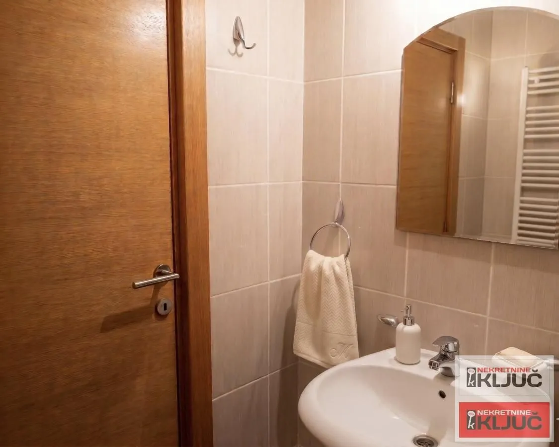 Izdavanje, garsonjera, 26m², Bulevar Oslobodjenja, Novi Sad Sve Podlokacije