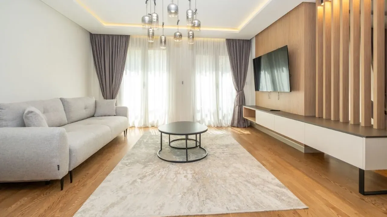 Izdavanje, kuća, 280m², Stari Aerodrom, Podgorica