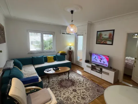 Prodaja, jednosoban stan, 50m², Centar, Bar - image 2