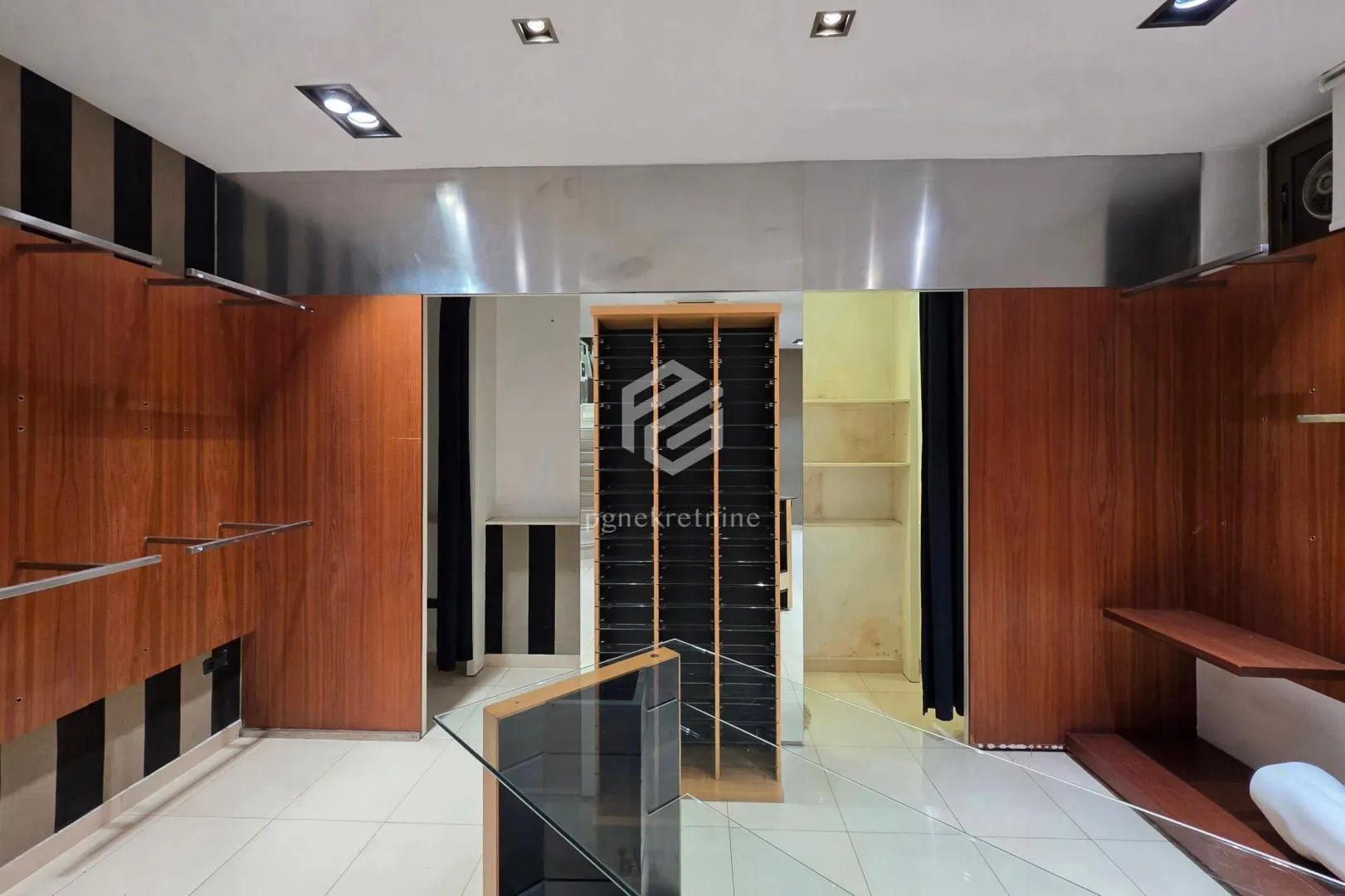 Rent, office space, 69m², Centar, Podgorica