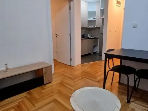 Izdavanje, jednosoban stan, 30m², Krnjaca, Palilula Sve Podlokacije - image 3