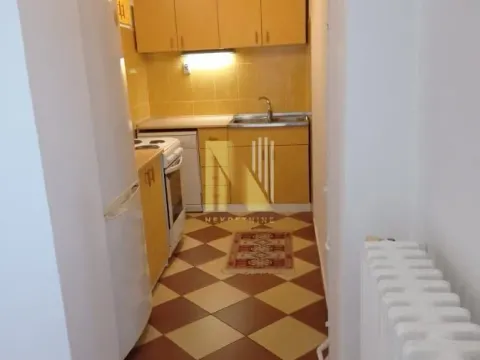 Izdavanje, trosoban stan, 82m², Centar, Novi Sad - image 14