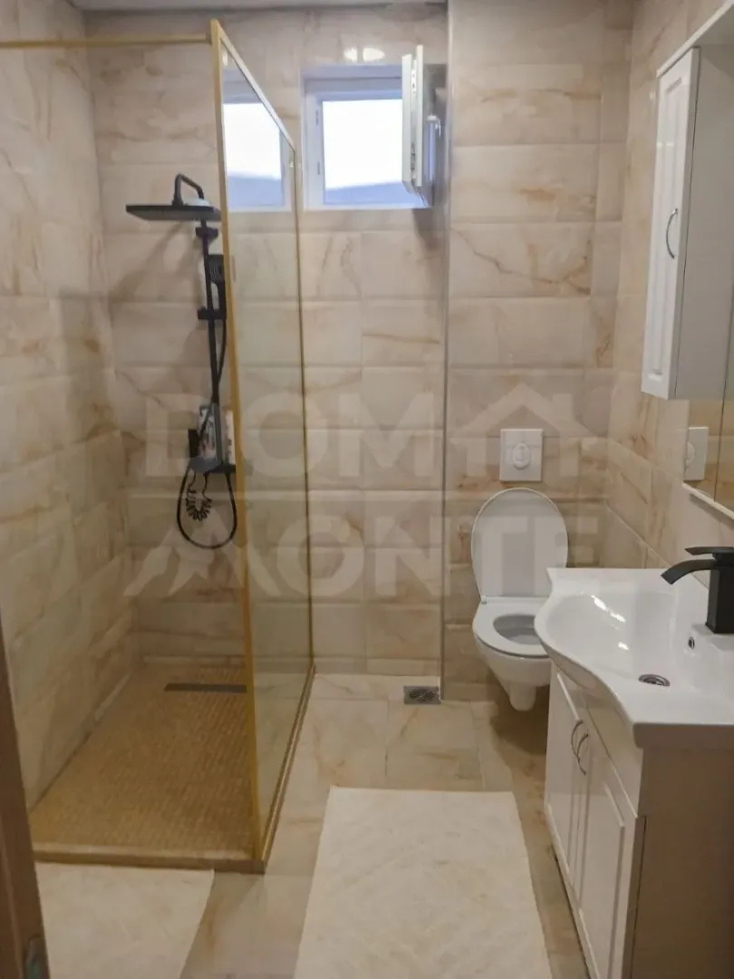 Izdavanje, dvosoban stan, 52m², Marići, Tivat