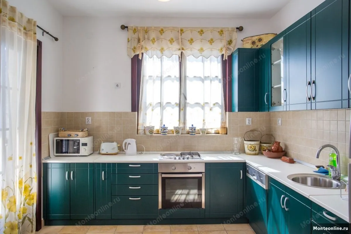 Prodaja, kuća, 235m², Kostanjica, Kotor