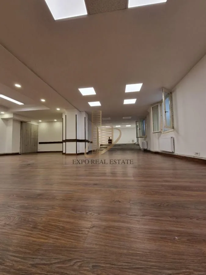 Sale, office space, 176m², Kosančićev Venac, Beograd