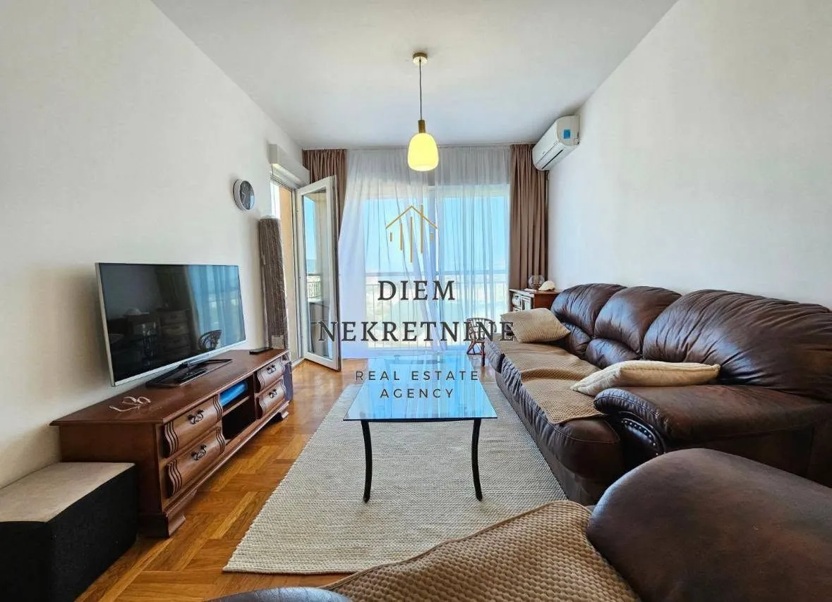 Izdavanje, jednosoban stan, 45m², Centar, Bar
