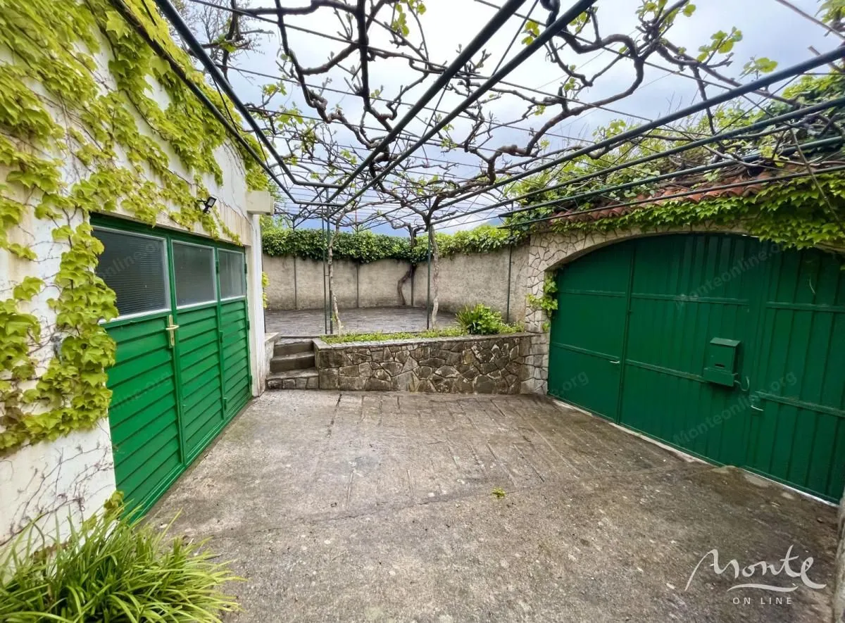 Prodaja, kuća, 205m², Đurići, Herceg Novi