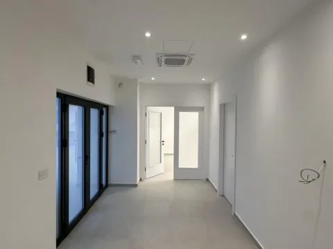 Izdavanje, poslovni prostor, 95m², Čukarica, Beograd - image 6