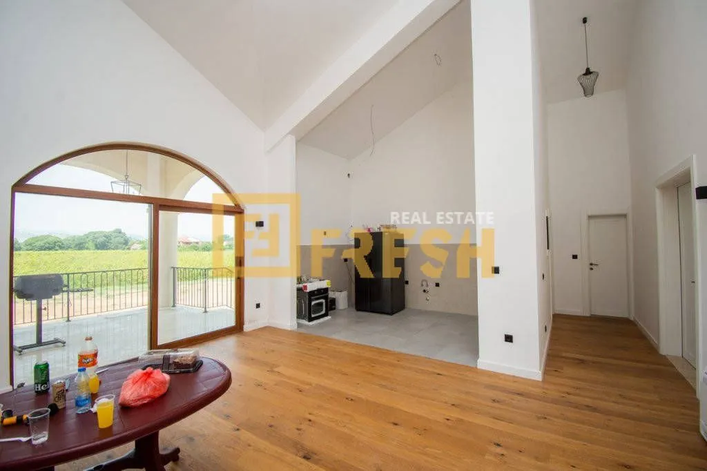 Rent, house, 700m², Zeta, Podgorica