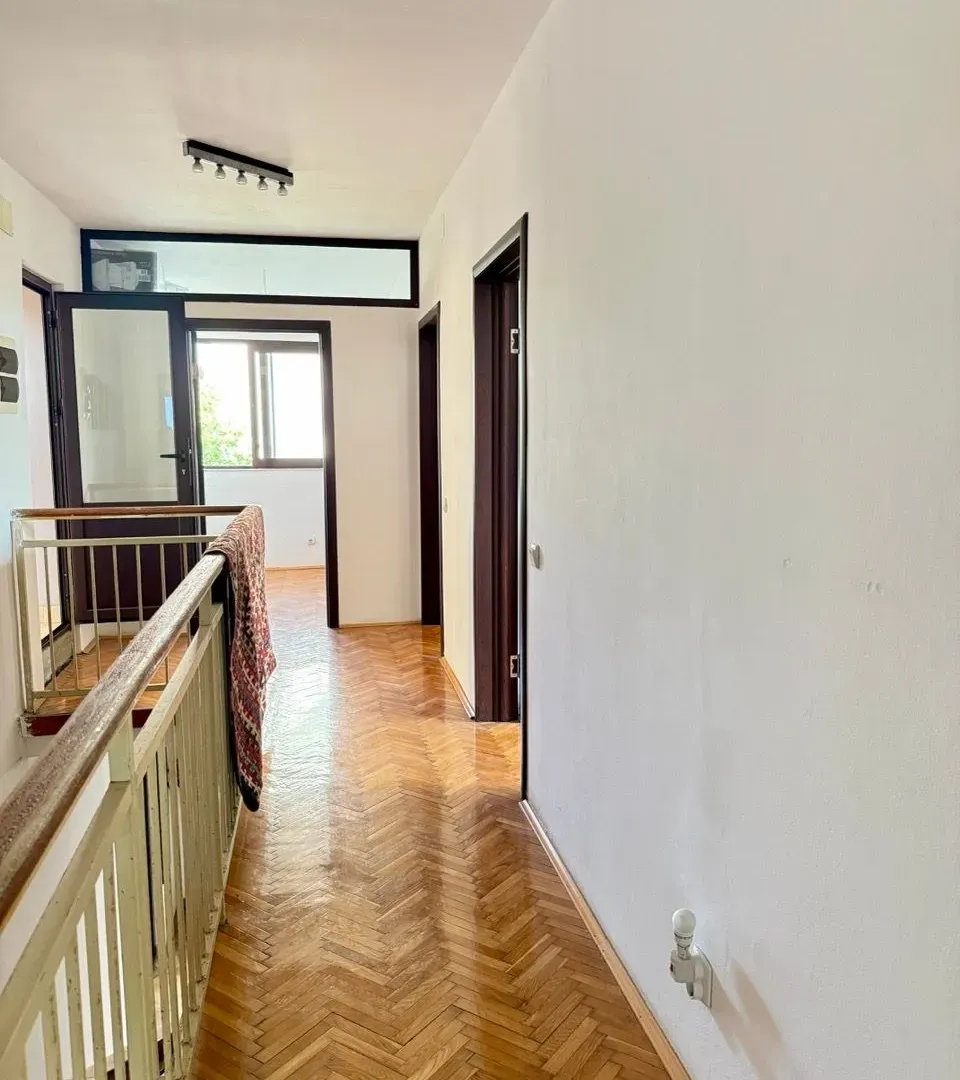 Prodaja, kuća, 183m², Centar, Ulcinj