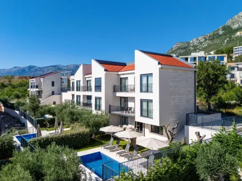 Rent, house, 200m², Reževići, Budva - image 2