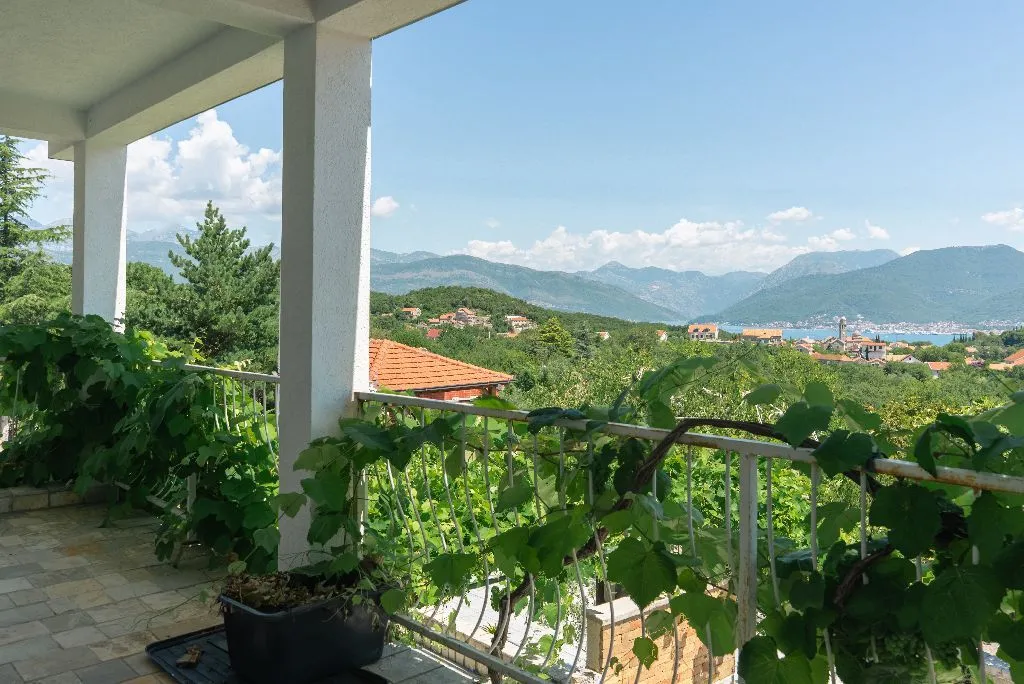 Rent, two bedroom apartment, 60m², Radovići, Tivat