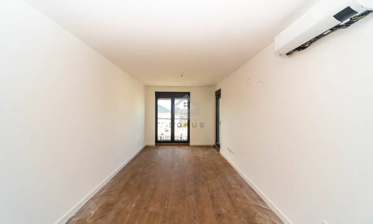 Izdavanje, jednosoban stan, 46m², Tološi, Podgorica