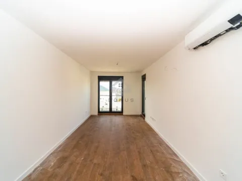 Izdavanje, jednosoban stan, 46m², Tološi, Podgorica
