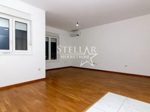 Izdavanje, dvosoban stan, 70m², Zabjelo, Podgorica - image 11