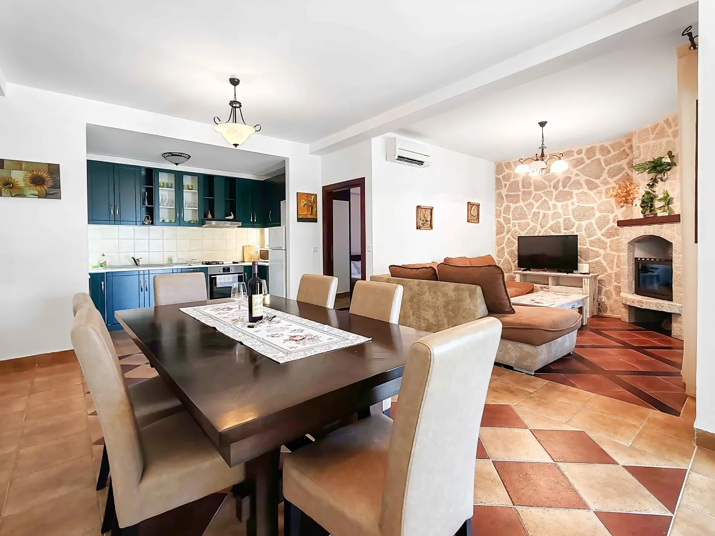 Prodaja, trosoban stan, 126m², Kostanjica, Kotor