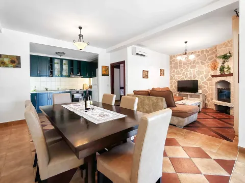 Prodaja, trosoban stan, 126m², Kostanjica, Kotor - image 6