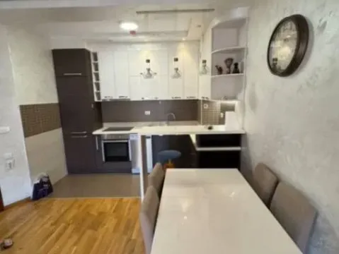 Izdavanje, jednosoban stan, 51m², City Kvart, Podgorica - image 3