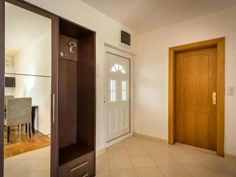 Sale, one bedroom apartment, 35m², Bečići, Budva - image 9