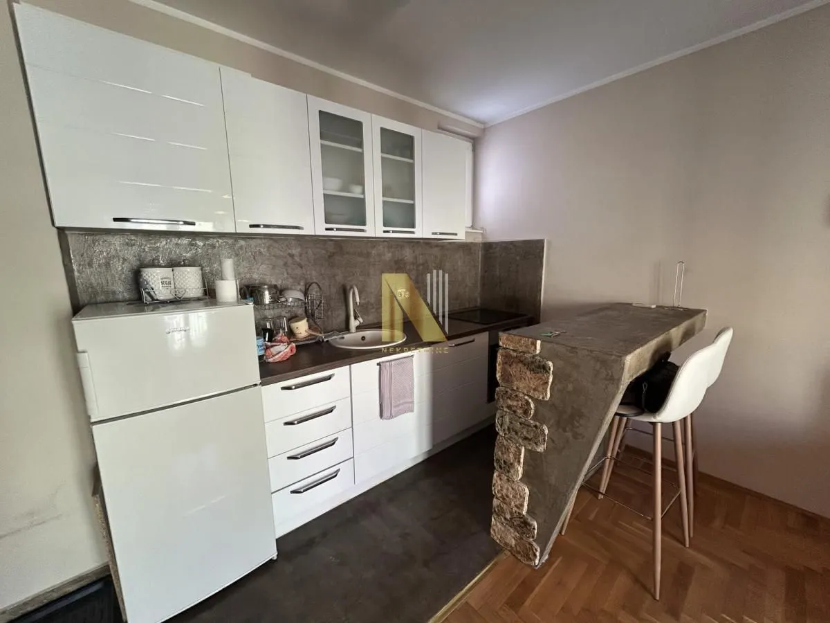 Izdavanje, jednosoban stan, 45m², Grbavica, Novi Sad Sve Podlokacije