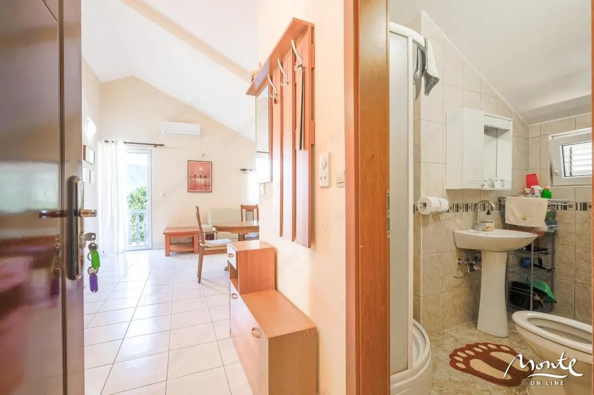 Prodaja, dvosoban stan, 53m², Orahovac, Kotor