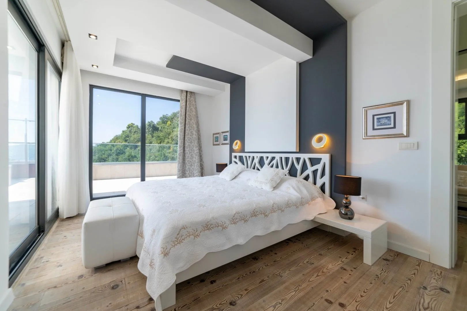 Sale, four bedroom apartment, 355m², Bečići, Budva
