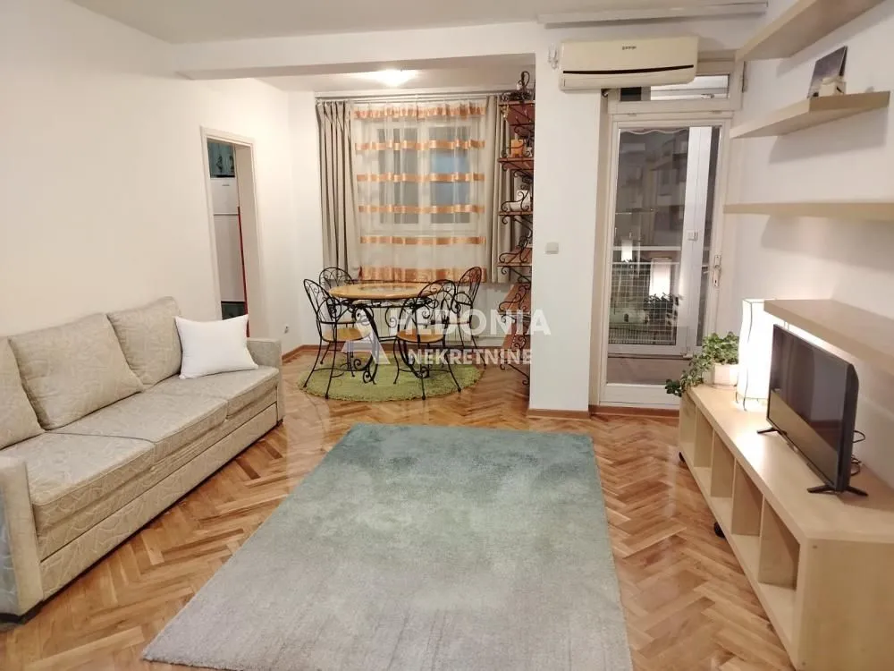 Izdavanje, dvosoban stan, 45m², Savski Venac, Beograd