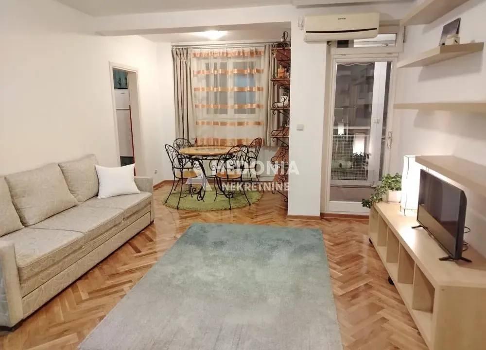 Izdavanje, dvosoban stan, 45m², Savski Venac, Beograd