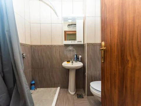 Rent, one bedroom apartment, 40m², Blok 9, Podgorica - image 5