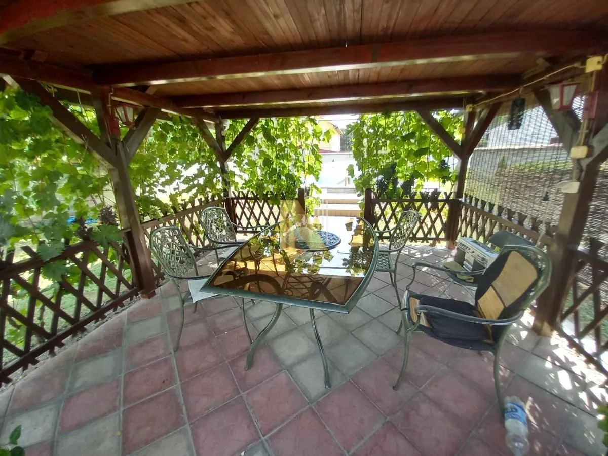 Prodaja, kuća, 272m², Bela Palanka, Srbija