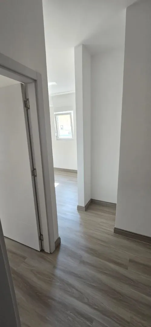 Prodaja, jednosoban stan, 56m², Lazi, Budva
