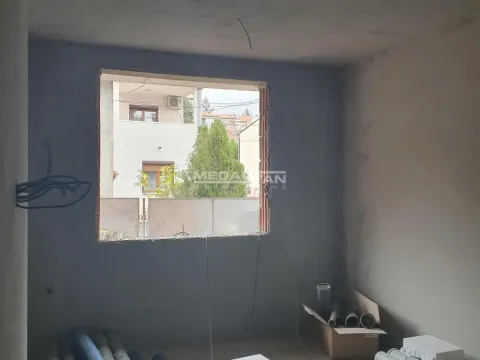 Prodaja, dvosoban stan, 65m², Olimp, Zvezdara Sve Podlokacije - image 2