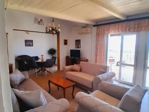 Rent, three bedroom apartment, 220m², Šušanj, Bar - image 6